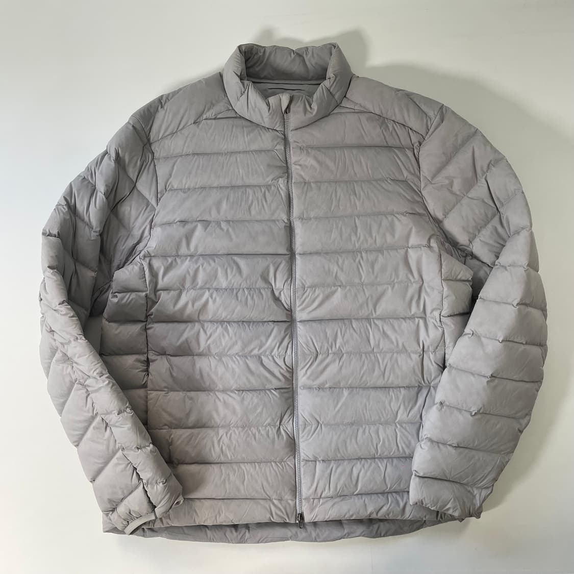 룰루레몬 라이트 그레이 경량 다운 패딩 (on.41)   상품이미지1