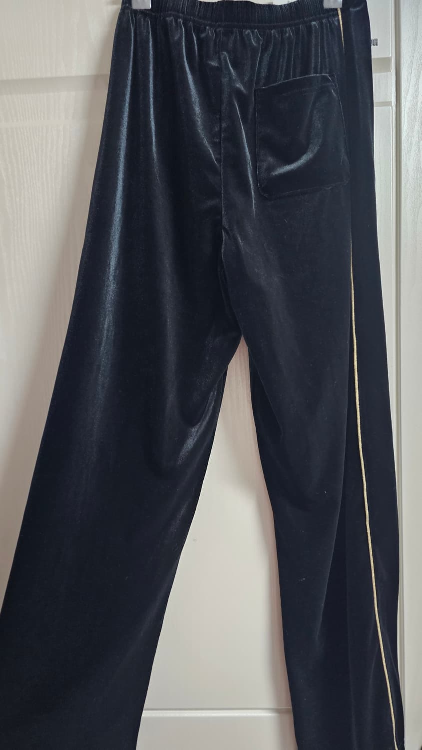 아베일 헬로키티 벨벳 후드셋업 블랙 m사이즈 상품이미지4