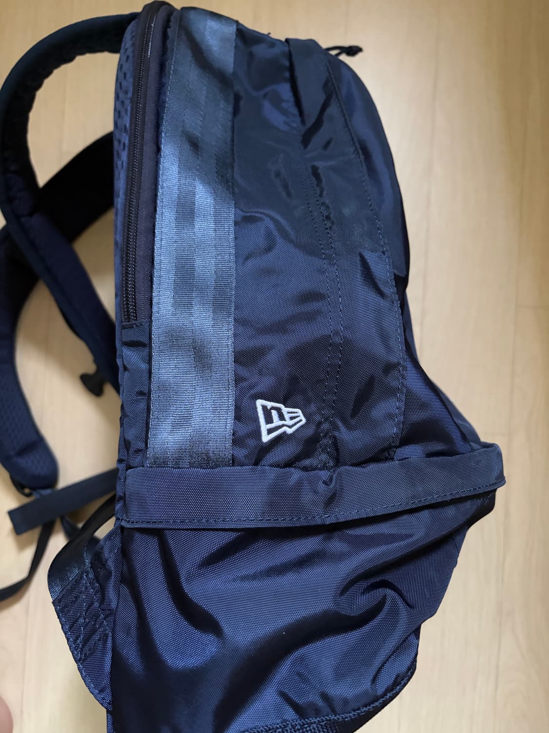 뉴에리 백팩 판매합니다. 상품이미지4
