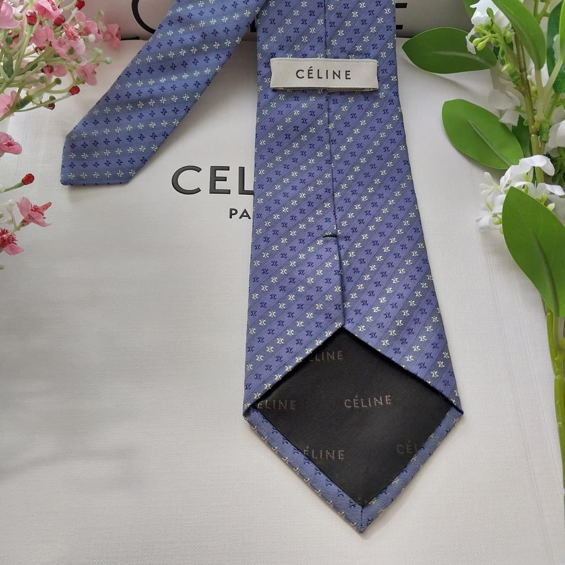 셀린느 실크 트리오페 로고 패턴 넥타이 8.6cm A+등급 K1721
 상품이미지7