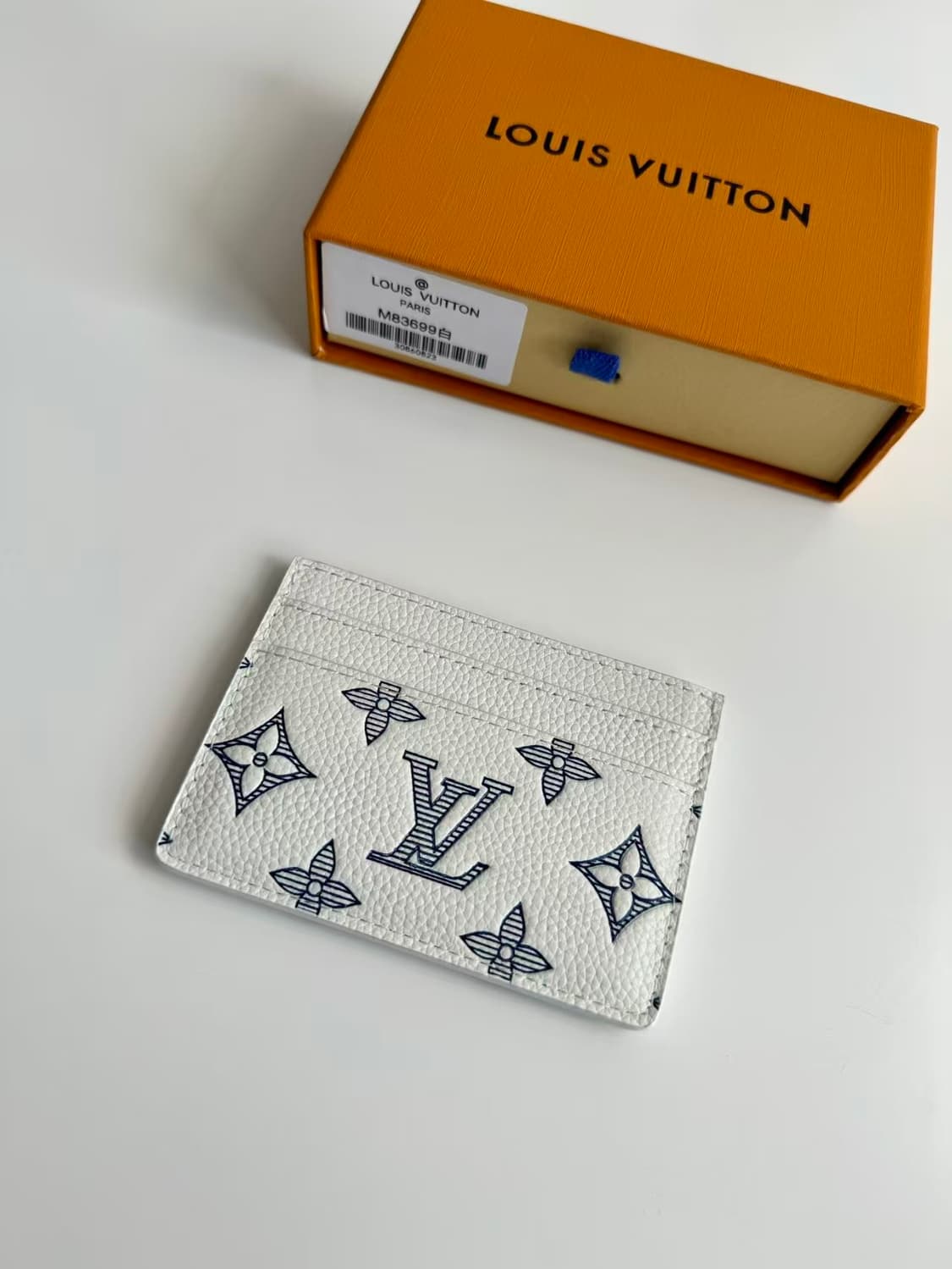 루이비통 더블 카드 홀더 화이트 상품이미지1