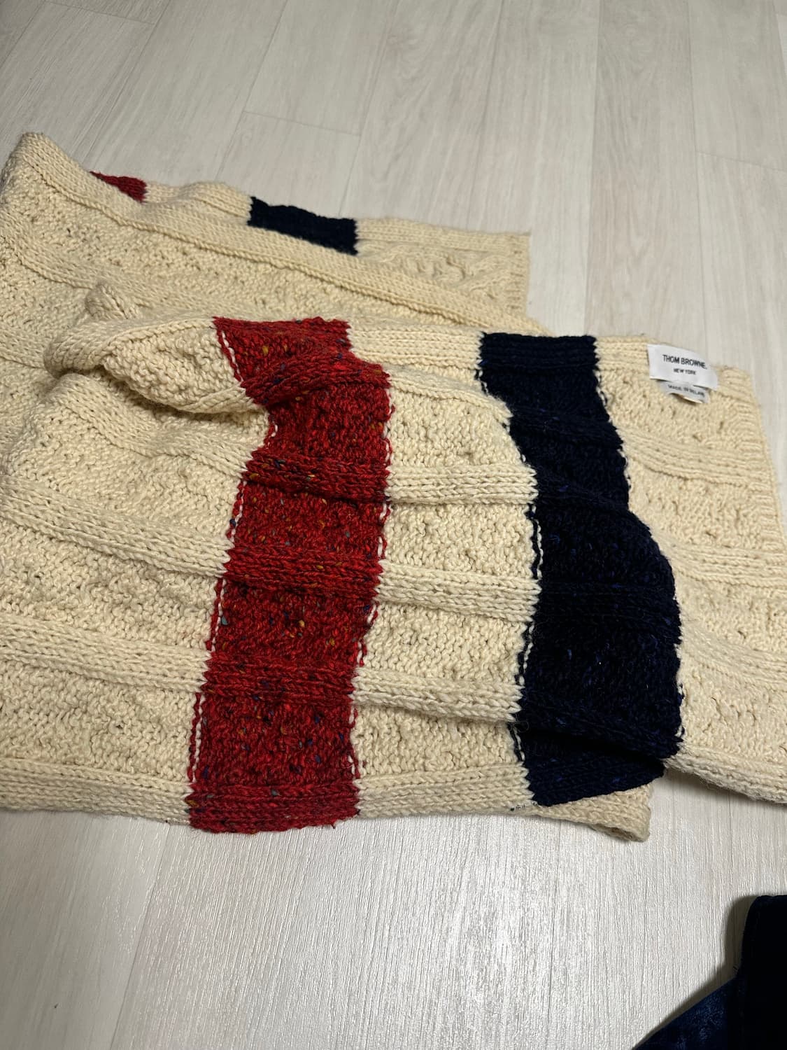 톰브라운 머플러 상품이미지2