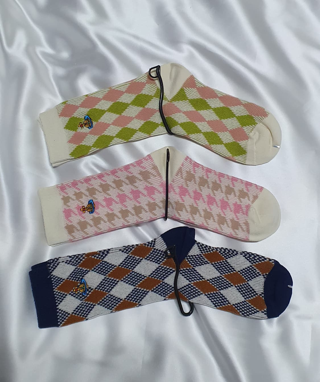 네이비 크림베이지 핑크 브라운 올리브 체크 도형 비비안웨스트우드  양말  상품이미지7