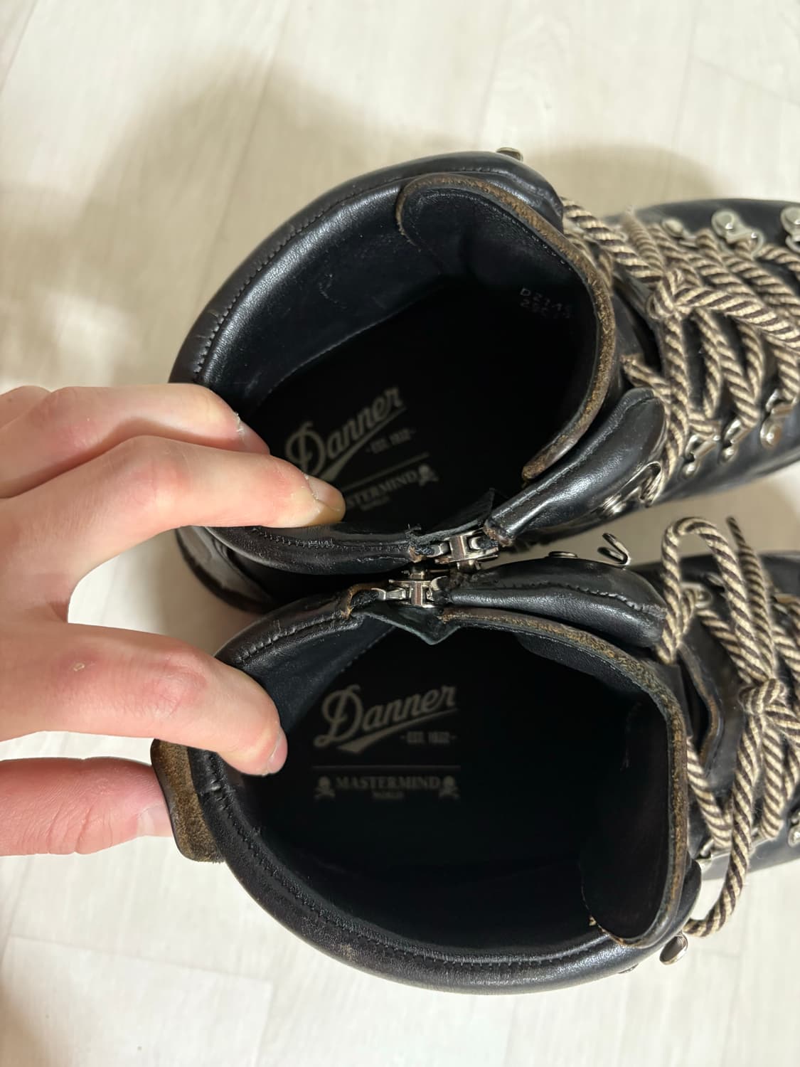 대너 x 마스터마인드 하이킹 부츠 상품이미지4