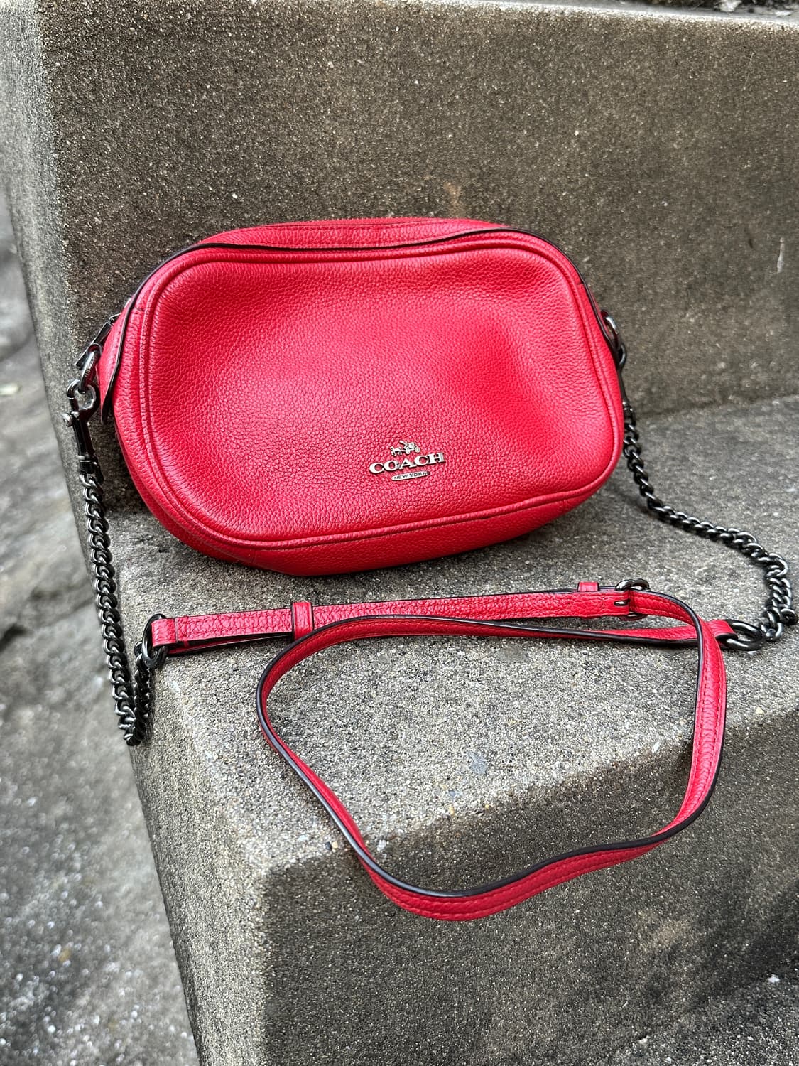 Coach red chain bag 상품이미지1