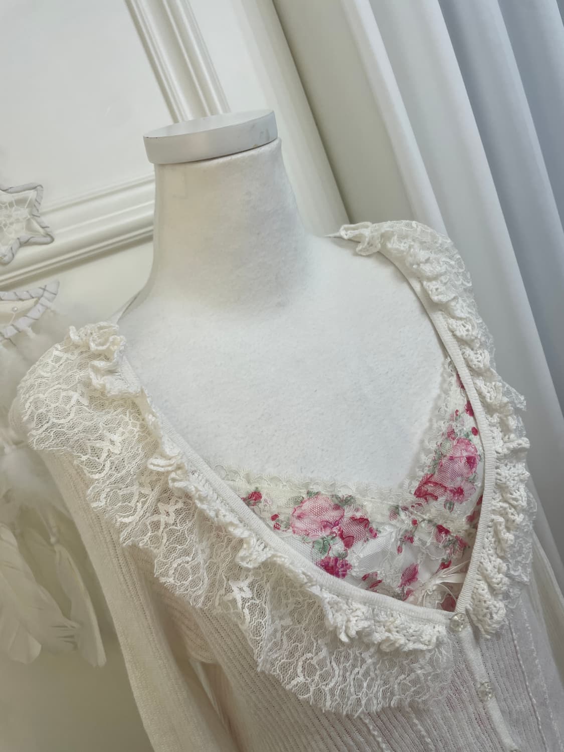 white lace ruffle crystal button fairy c 상품이미지9
