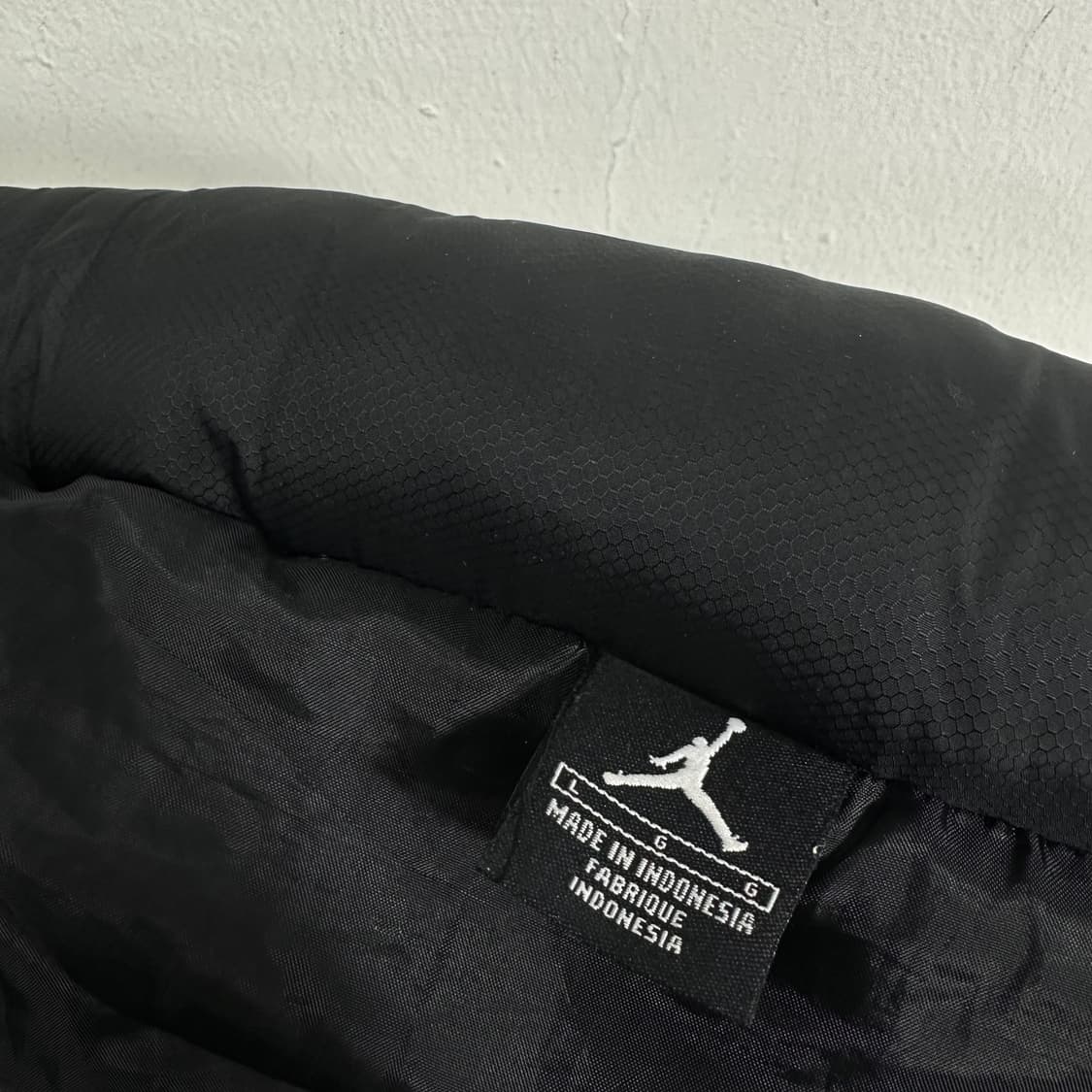 L 나이키 조던 블랙 패딩 상품이미지5