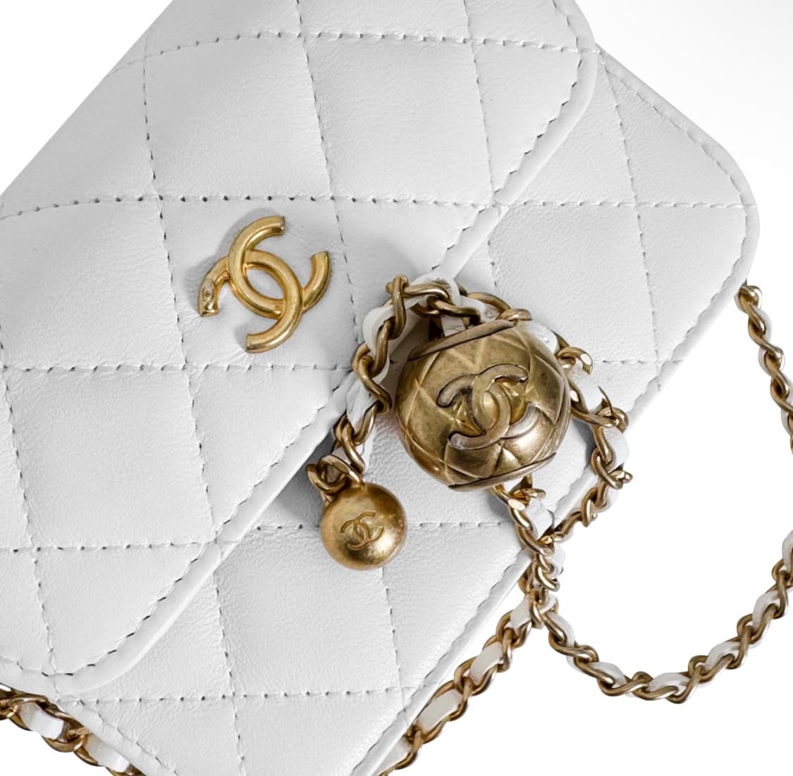 [MINI] 샤넬 골든볼 체인 램스킨 크로스백 미니백 화이트 금장 미니 상품이미지6