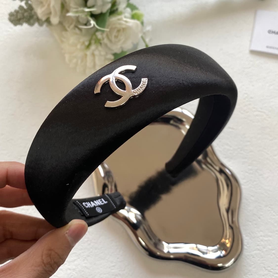 샤넬 정품 업사이클링 은장 cc로고 머리띠 상품이미지1