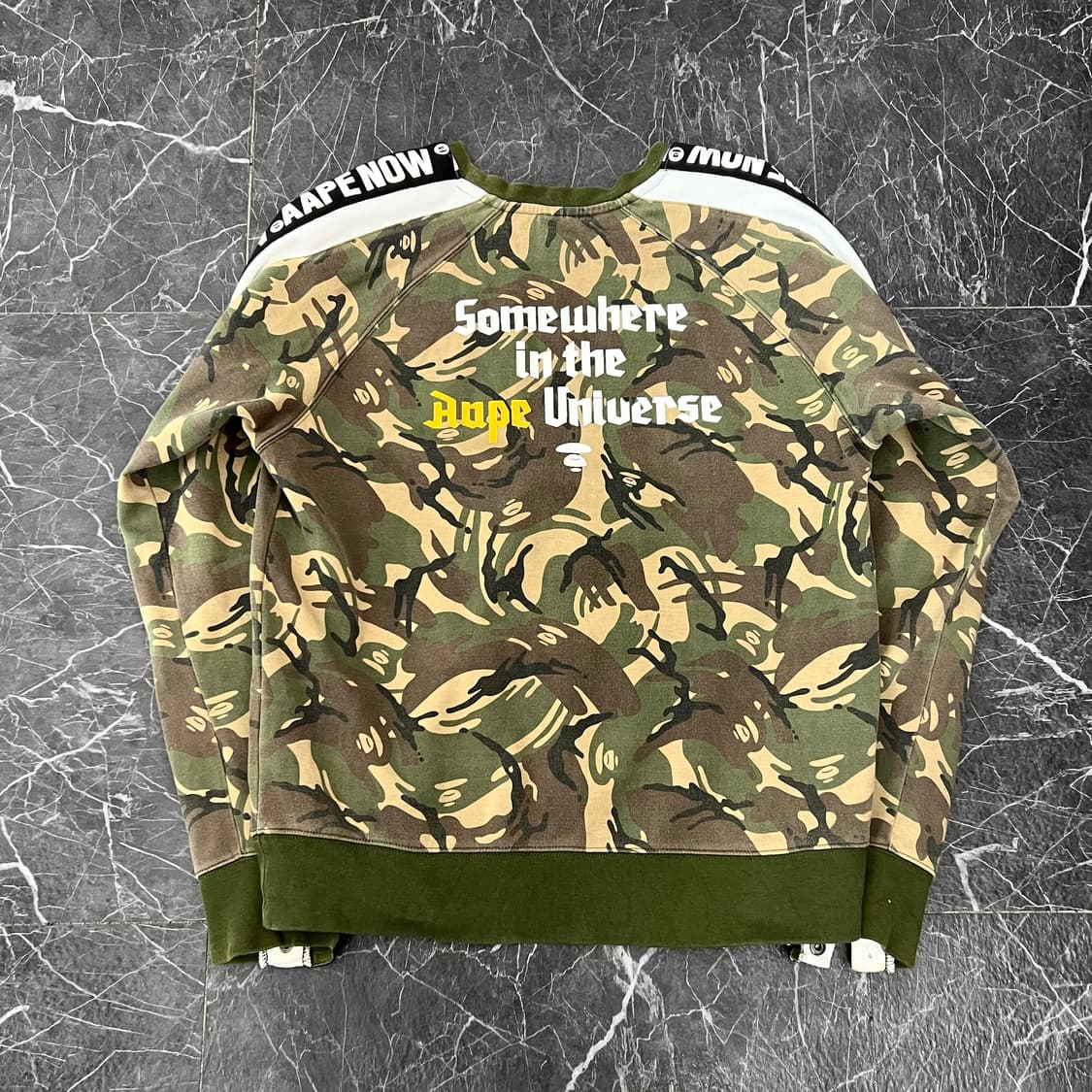 에이프 ABC 카모 바잉 베이싱 에이프 크루넥 맨투맨 상품이미지2