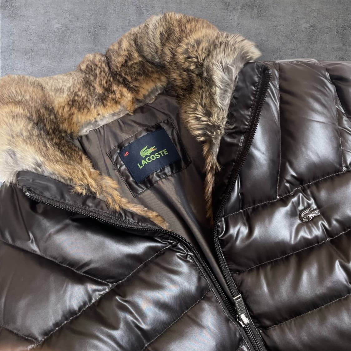 라코스테 Lacoste 딥브라운 넥 퍼 덕다운 패딩 48(95) 상품이미지3