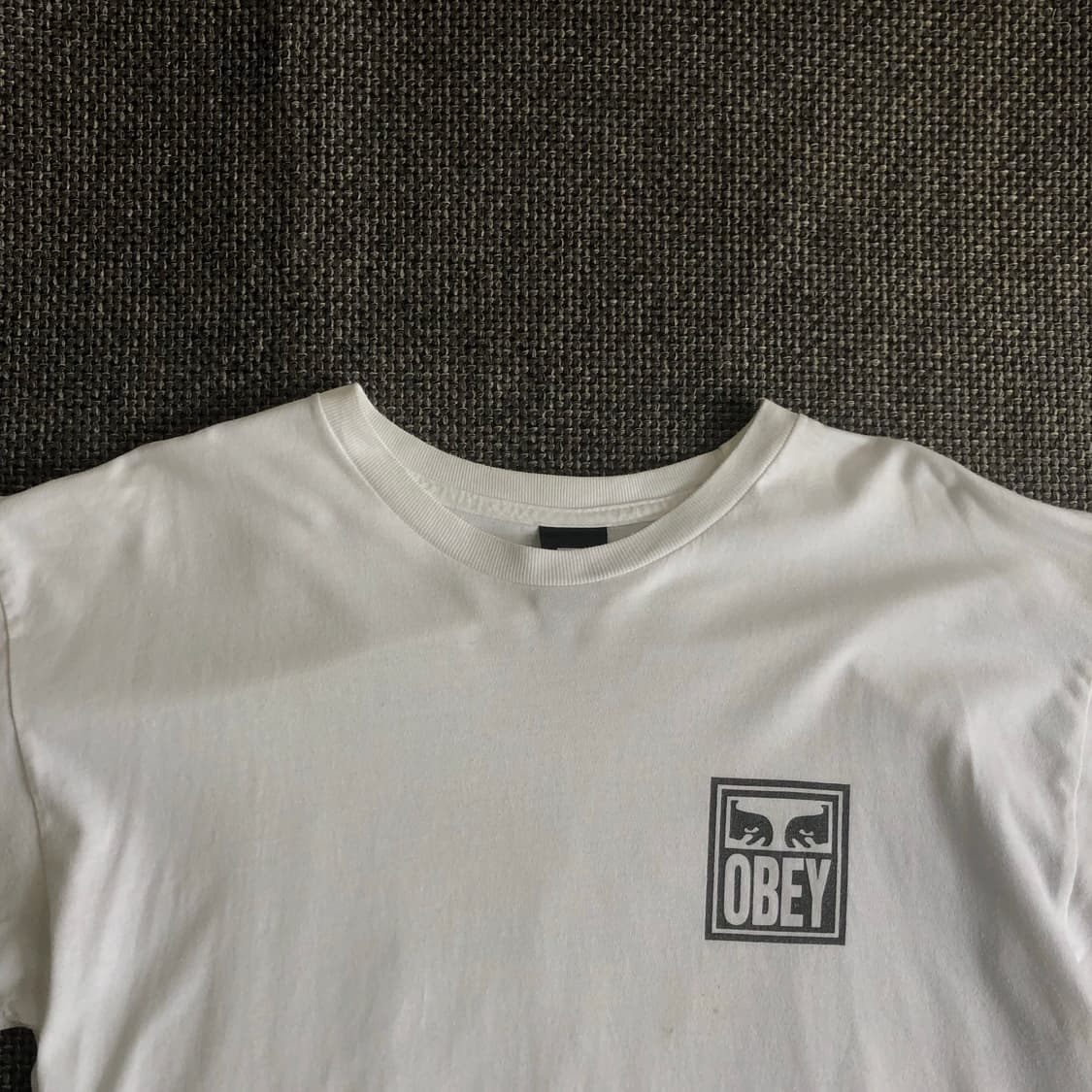 [L] OBEY 빅 프린팅 반팔 (검.흰) 상품이미지2