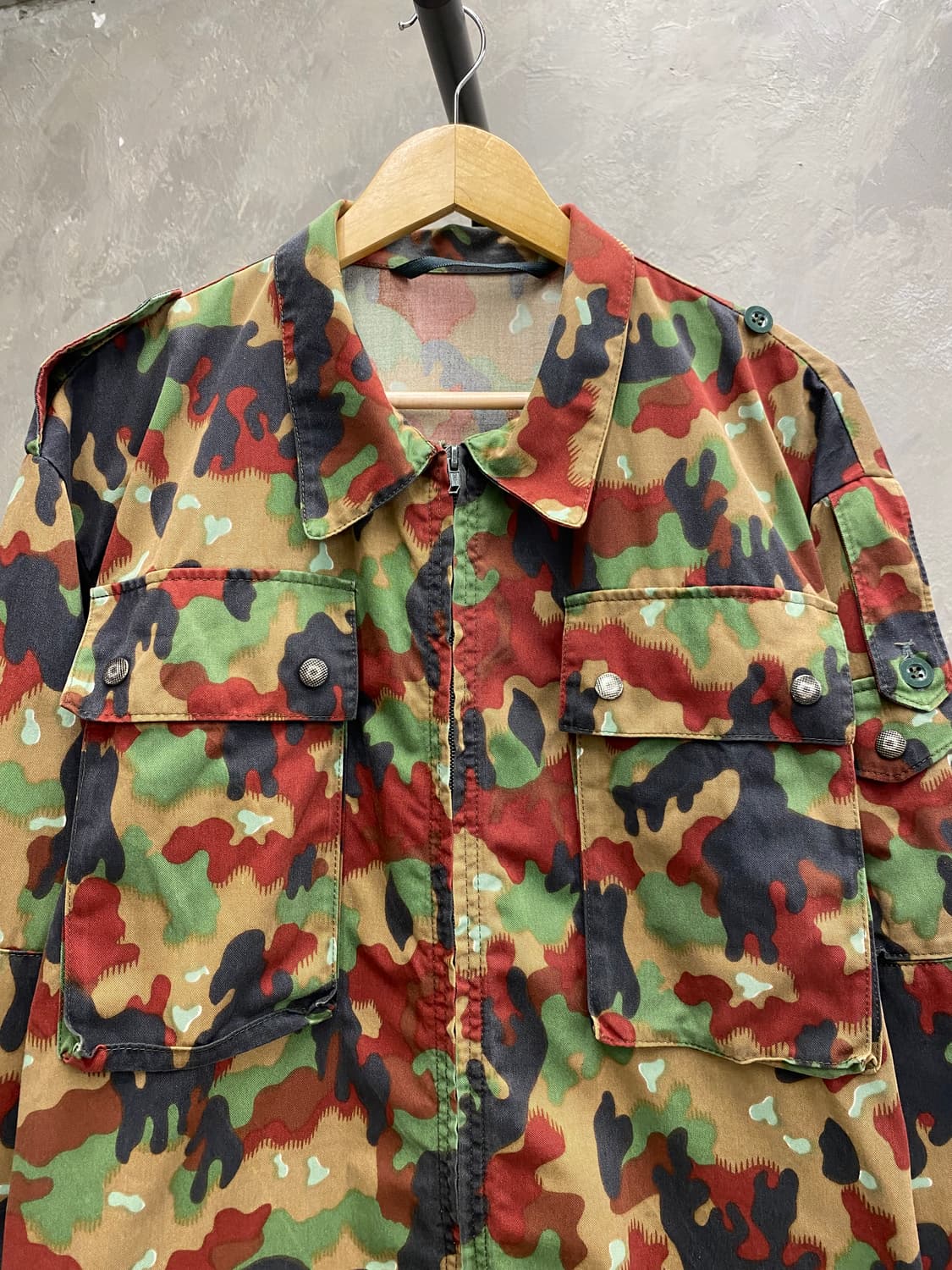 [L-XL] 80s 스위스 밀리터리 M83 카모플라쥬 자켓 상품이미지3