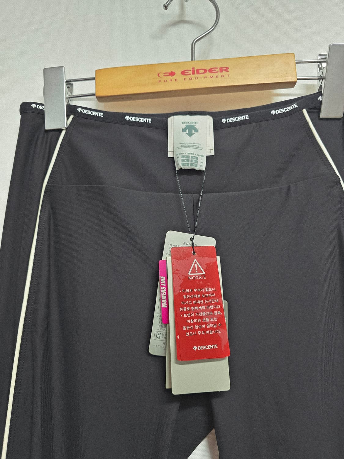 새상품 데상트 블랙 여성 레깅스 상품이미지2