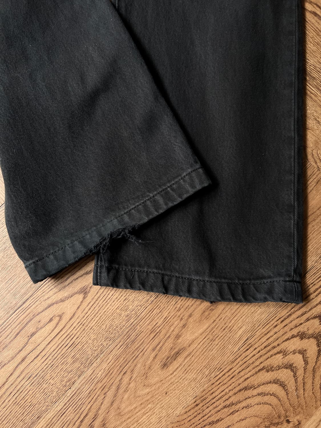 [38]리바이스 유럽 501 스트레이트 흑청 데님 팬츠 상품이미지8