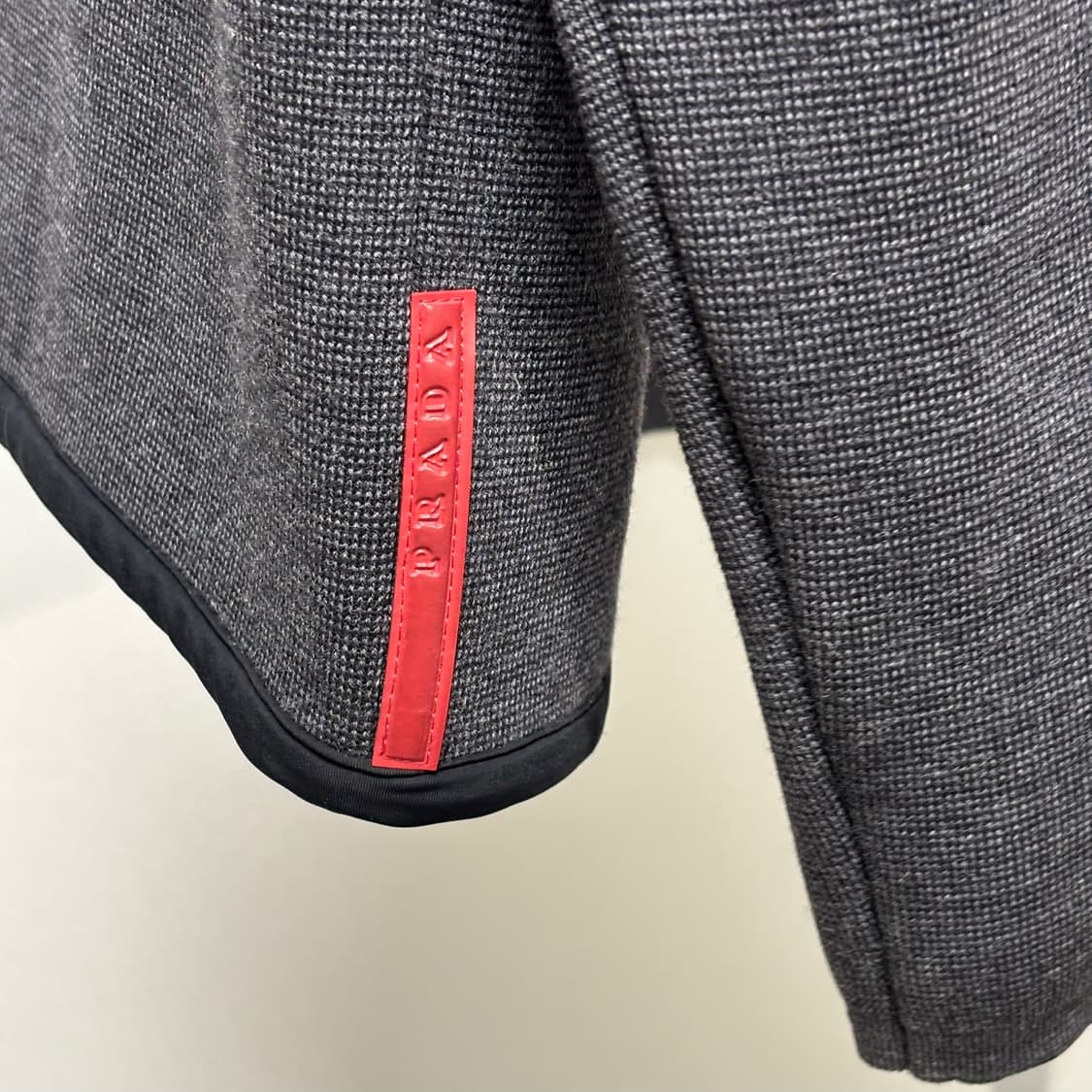 52) 프라다 울 후드 집업 자켓 상품이미지7