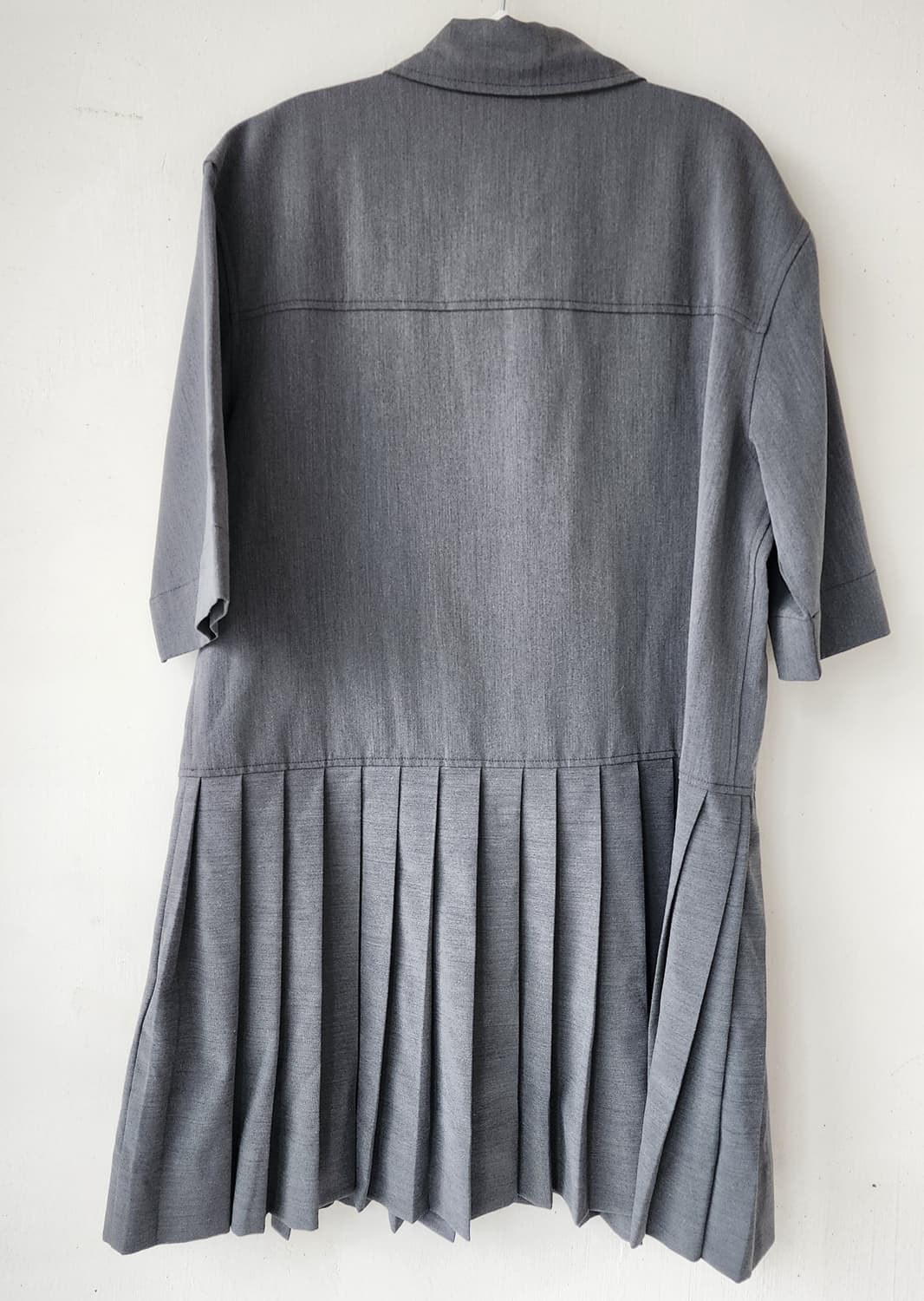 가니 Ganni 보석 단추 플리츠 원피스 상품이미지6