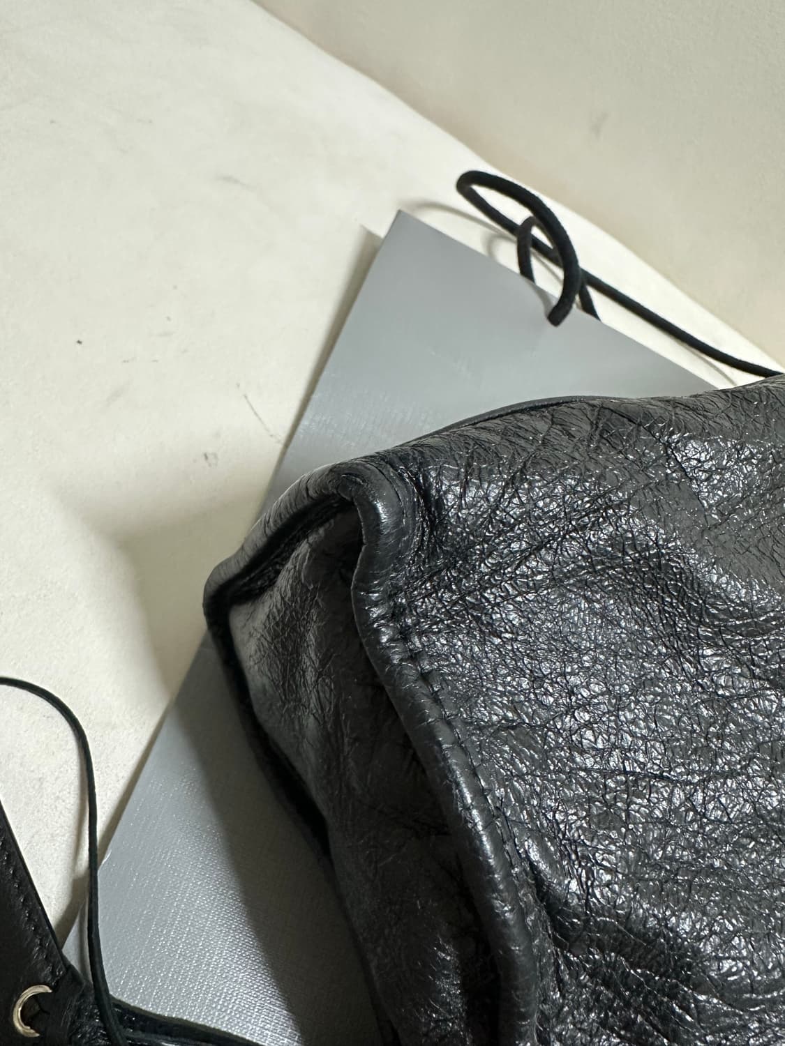 [A+ 정품] 발렌시아가 로고스트랩 시티 모터백 스몰 블랙 상품이미지4