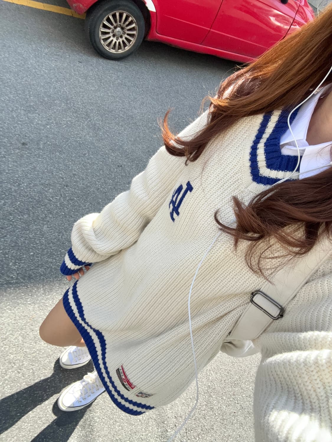 MLB 브이넥 배색 니트 상품이미지1