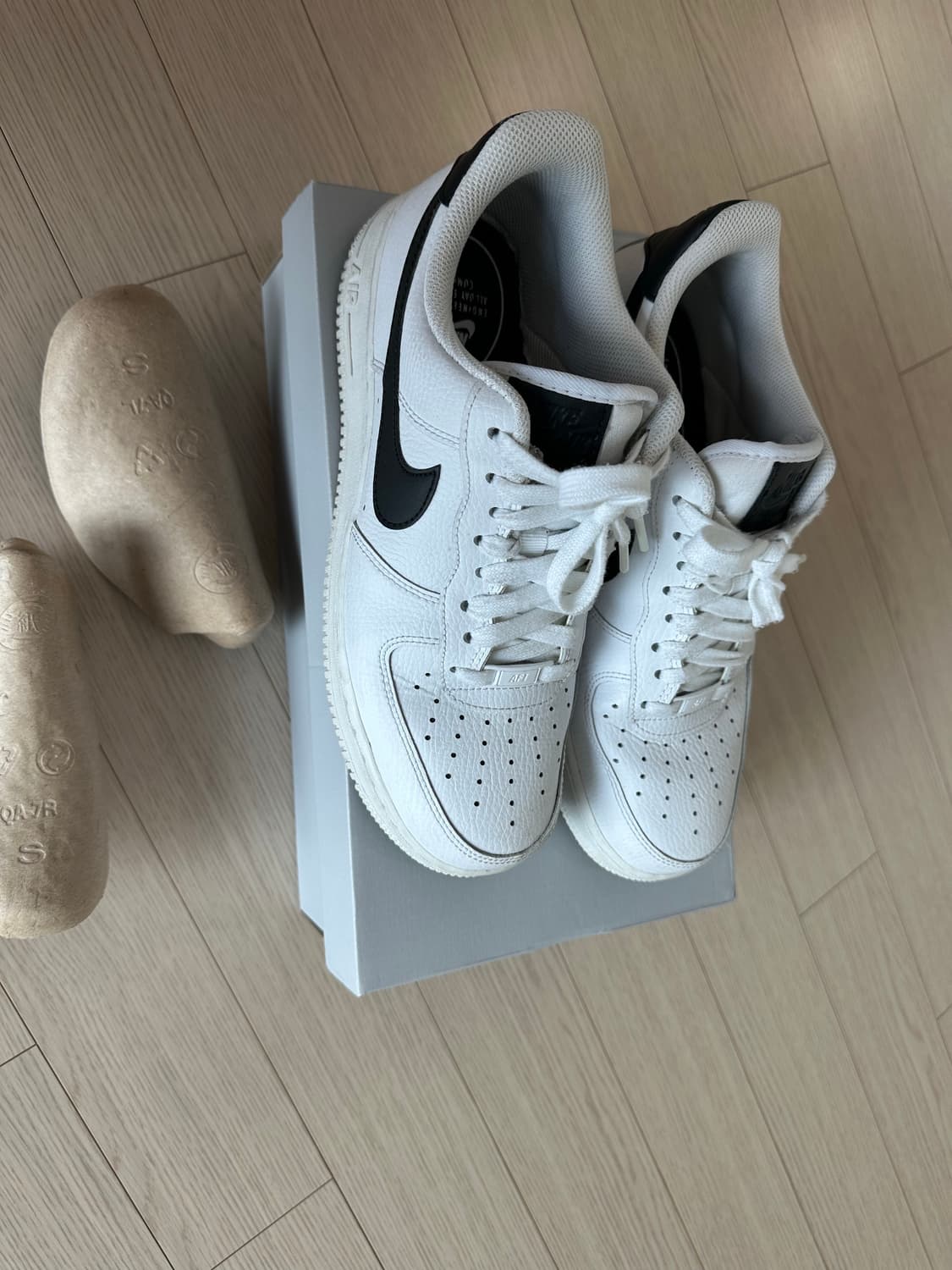 나이키 에어포스 흰검 우먼스 us10 상품이미지1