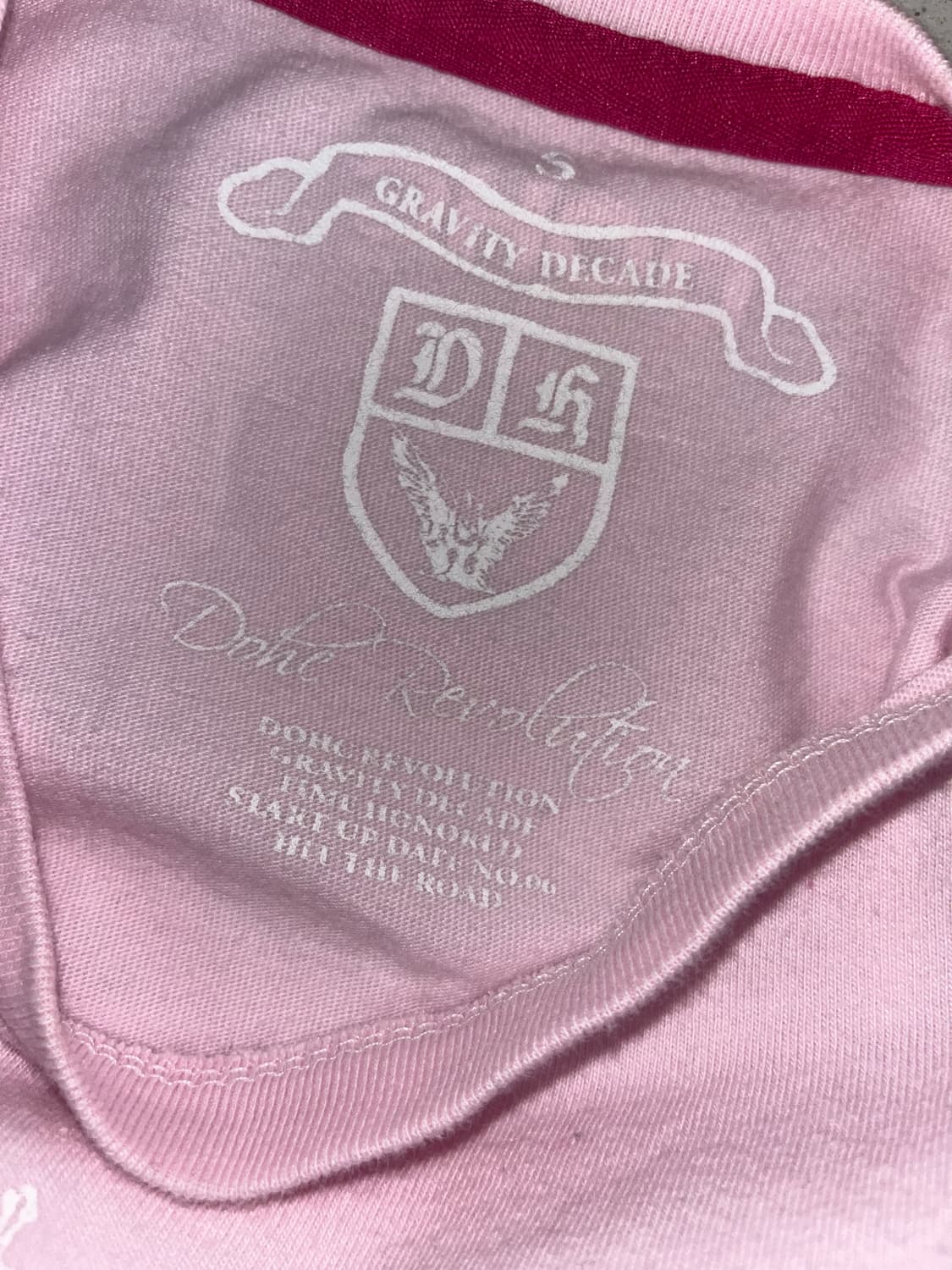 DOHC 베이비 핑크 글리터 그래픽 반팔티 상품이미지3