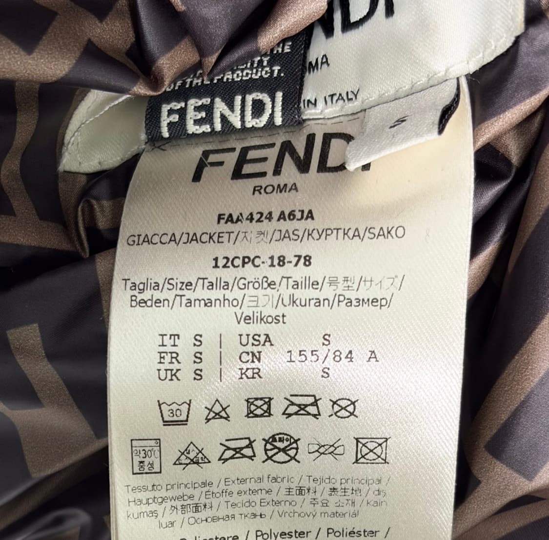 [S] 펜디 x 휠라 여성 모노그램 리버시블 로고 크롭 푸퍼 숏패딩 자켓 상품이미지10