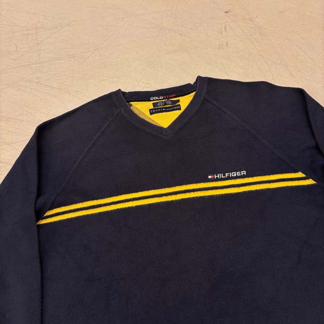 타미 힐피거 브이넥 스몰로고 니트 상품이미지2