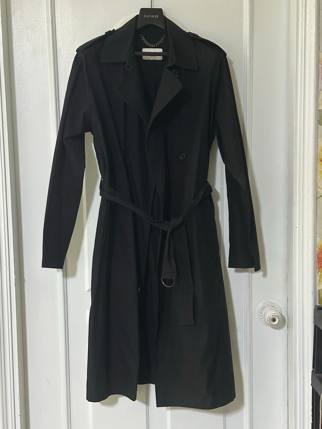 산드로 블랙 미니멀 트랜치 코트 상품이미지4