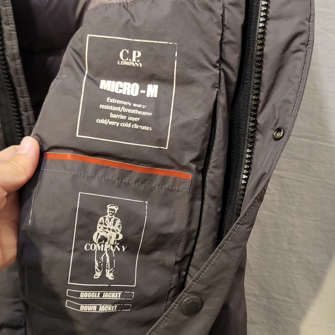 CP Company 씨피컴퍼니 마이크로엠 롱 다운 패딩 자켓 상품이미지4