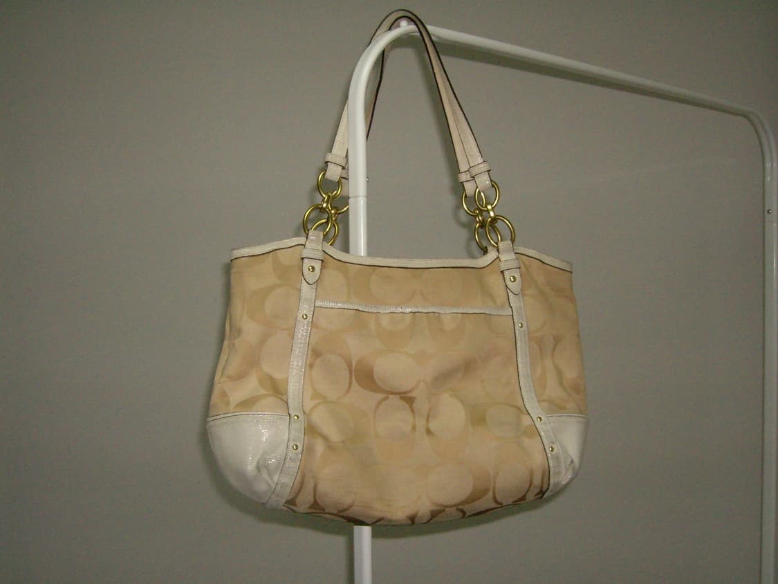 Coach signature Zacquard Shoulder Tote 상품이미지1