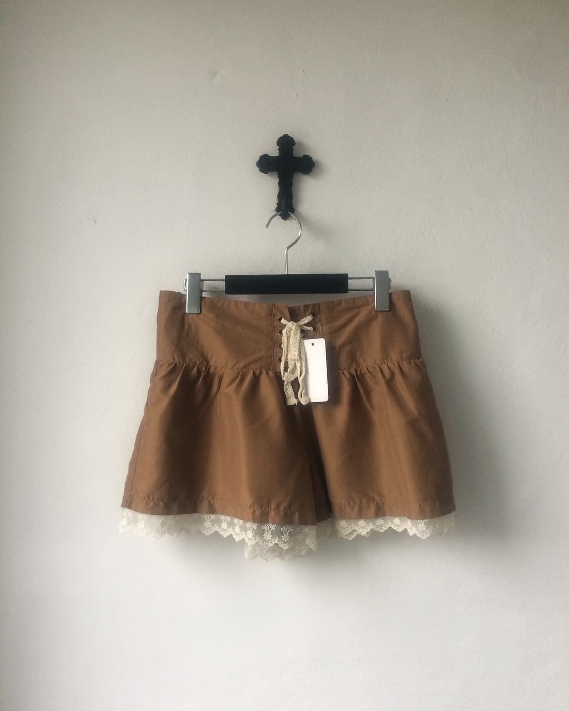 Lace trimming lace up short 상품이미지1