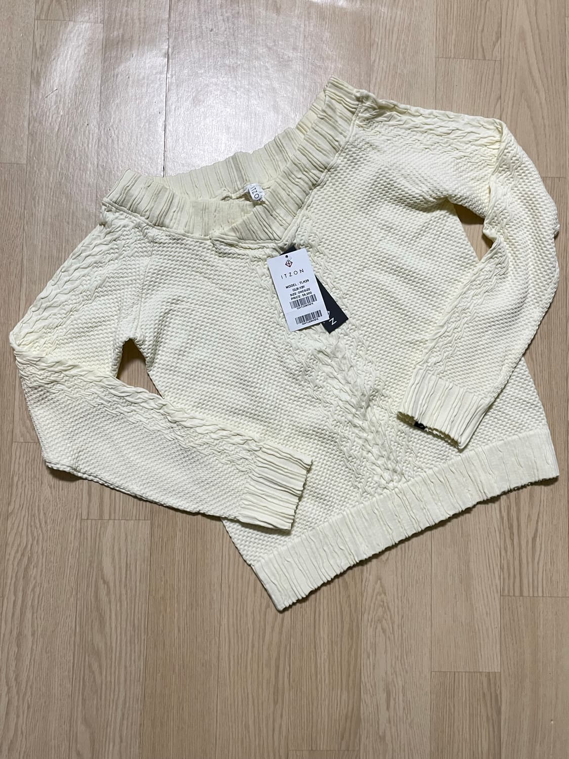 공홈 품절) 잇존 스펀지티 아이보리 새제품 상품이미지6