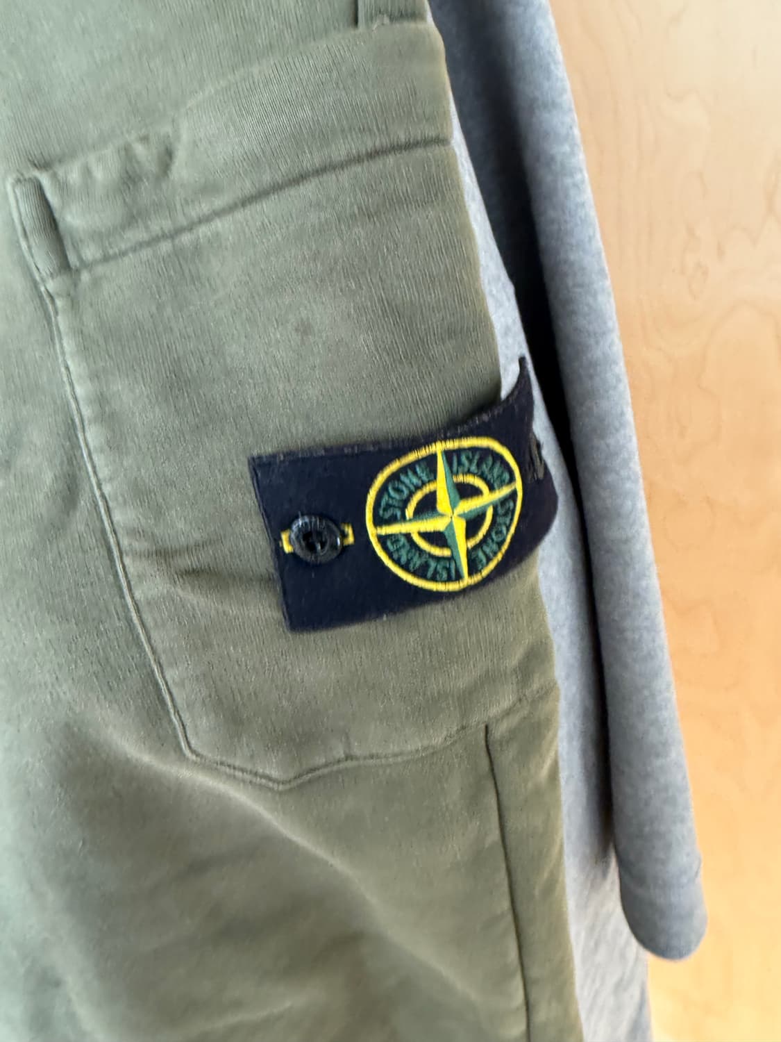 스톤아일랜드 조거 팬츠 카키 상품이미지2