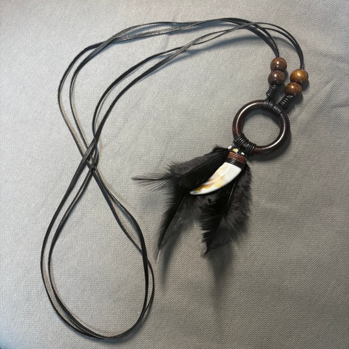 Wolf tooth feather necklace 상품이미지1