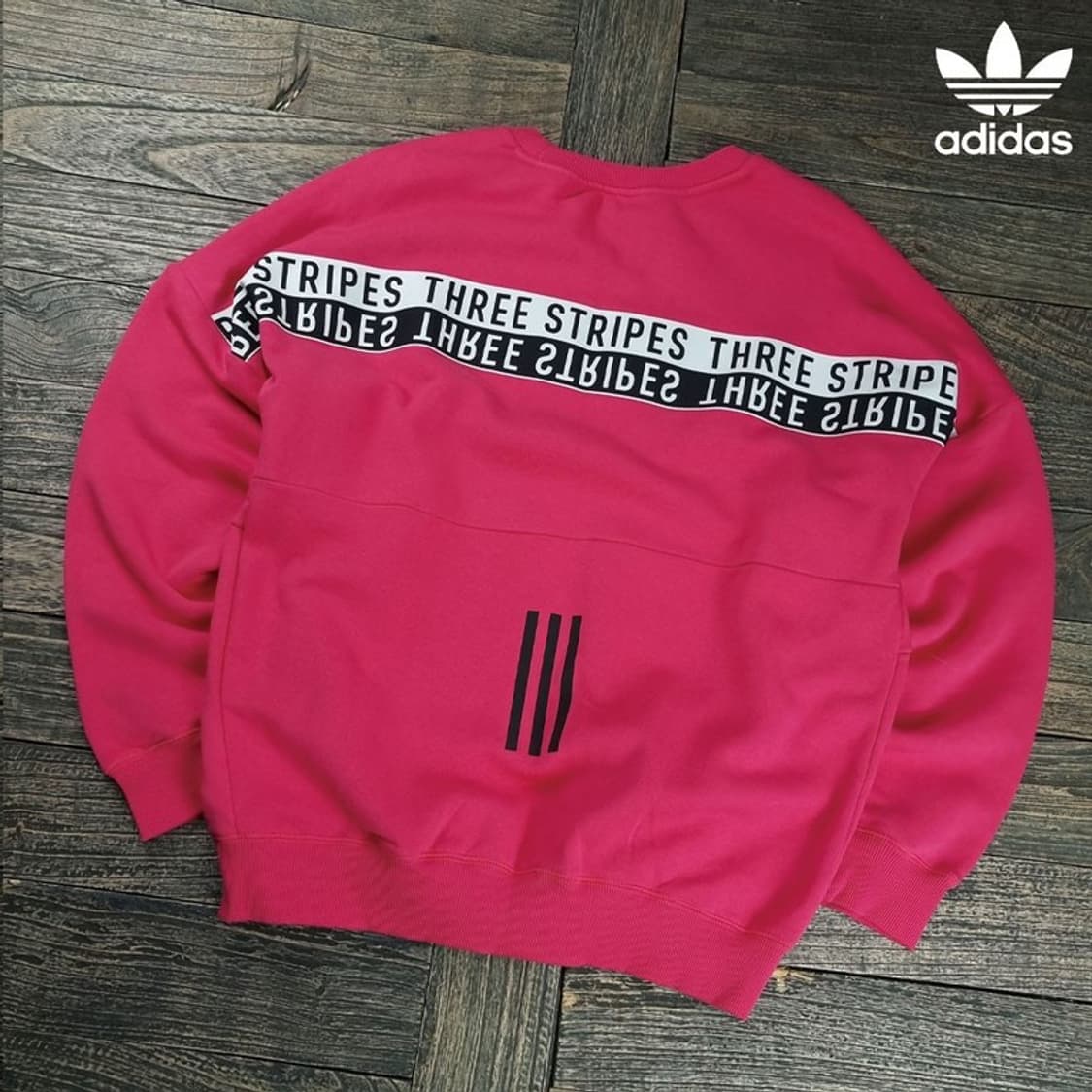 [아디다스] 뒷판 테이핑 오버핏 맨투맨 M19062 상품이미지1