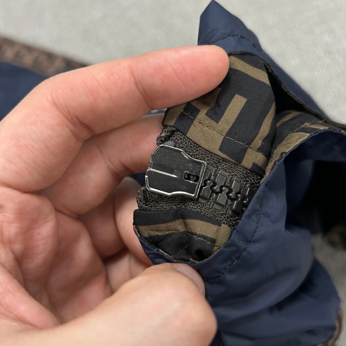 펜디 키즈 리버시블 바람막이(6a) 상품이미지6