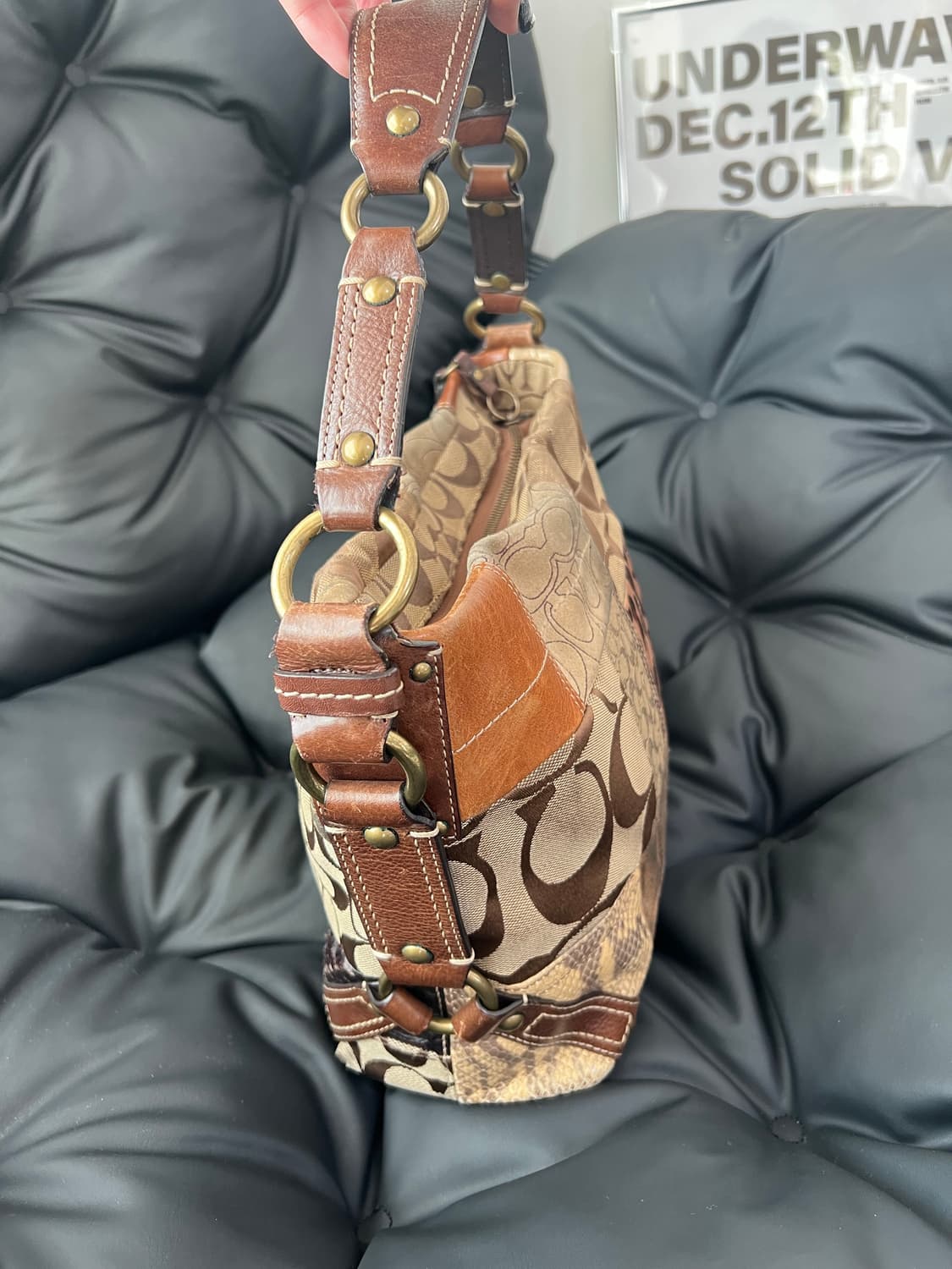 코치 칼리 멀티컬러 패치워크 숄더백 상품이미지6