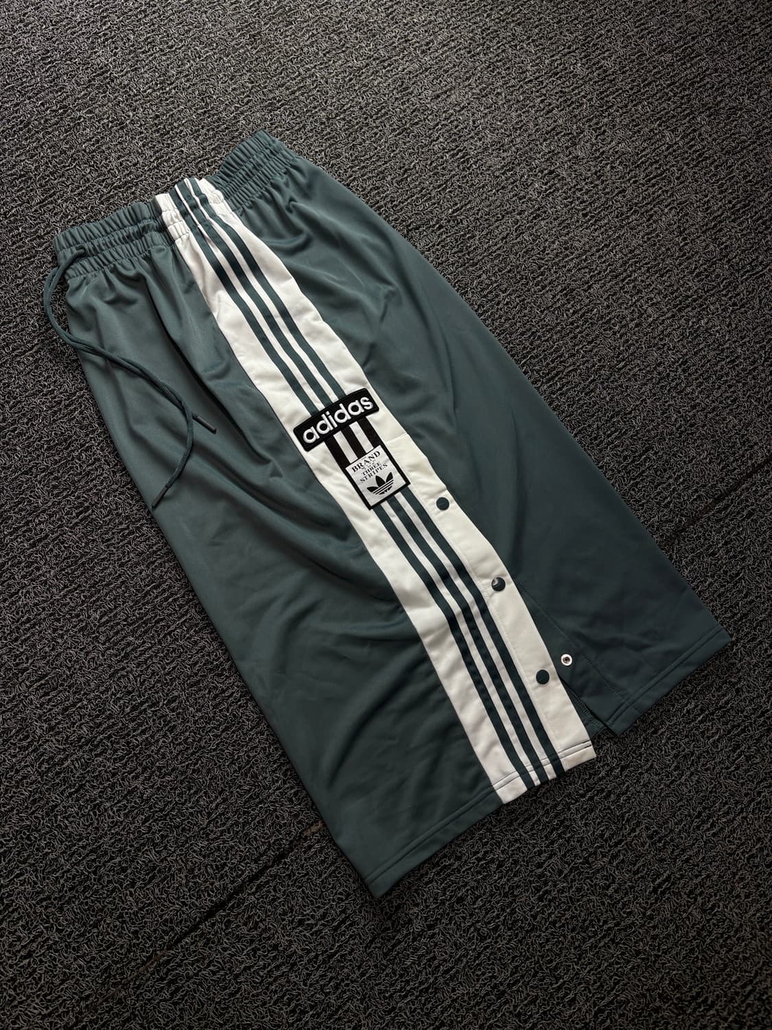 아디다스 아디 브레이크 사이드 스냅버튼 트랙 스커트 1481 상품이미지1