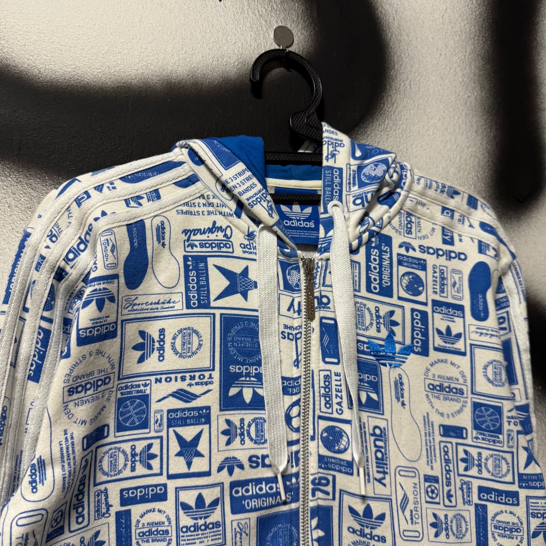 아디다스 로고 풀 패턴 딱붙핏 삼선 집업 후디 상품이미지3