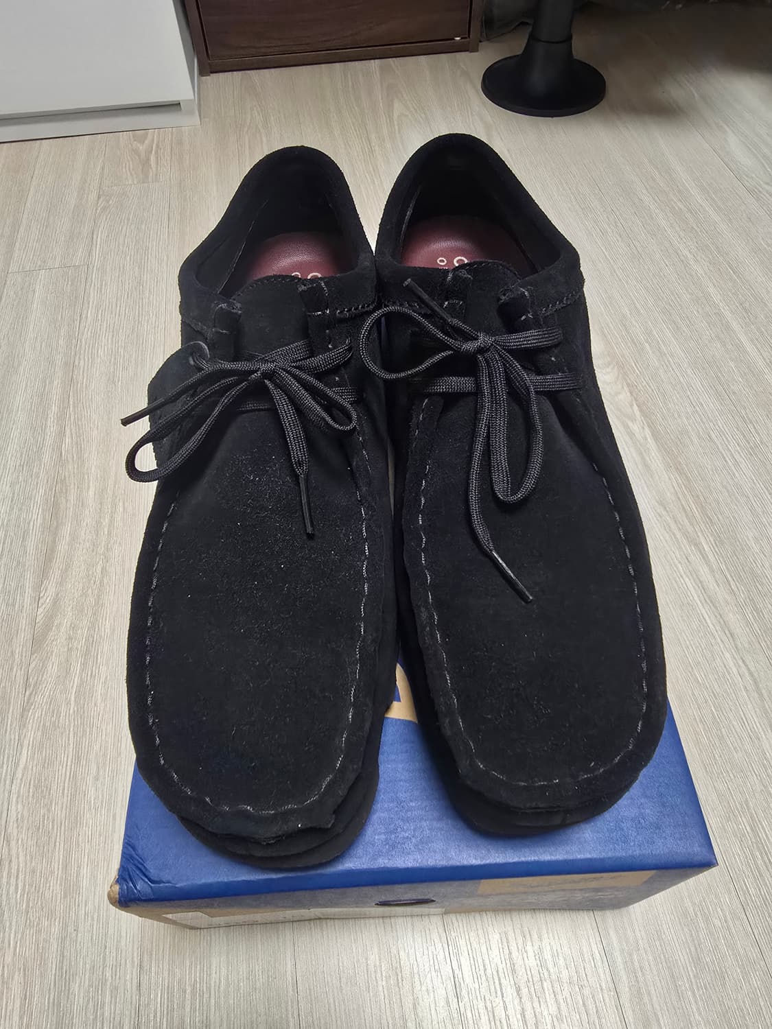 클락스 왈라비 고어텍스 블랙
- uk10/us11 사이즈 상품이미지1