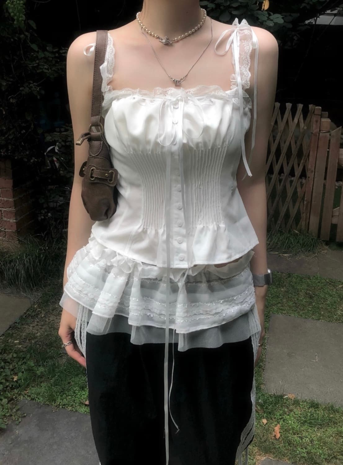 딧소어 ditsor 포레스트 레이스 나시 블라우스 상품이미지1