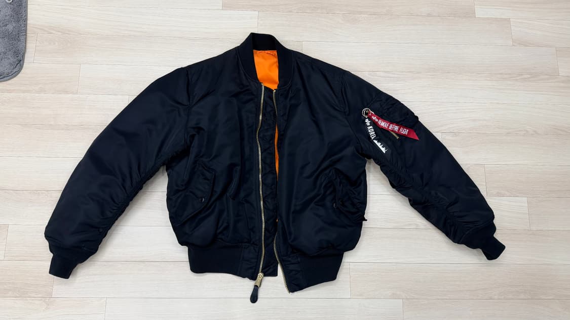 [배송가능] 알파인더스트리 MA-1 블랙 항공점퍼 상품이미지1