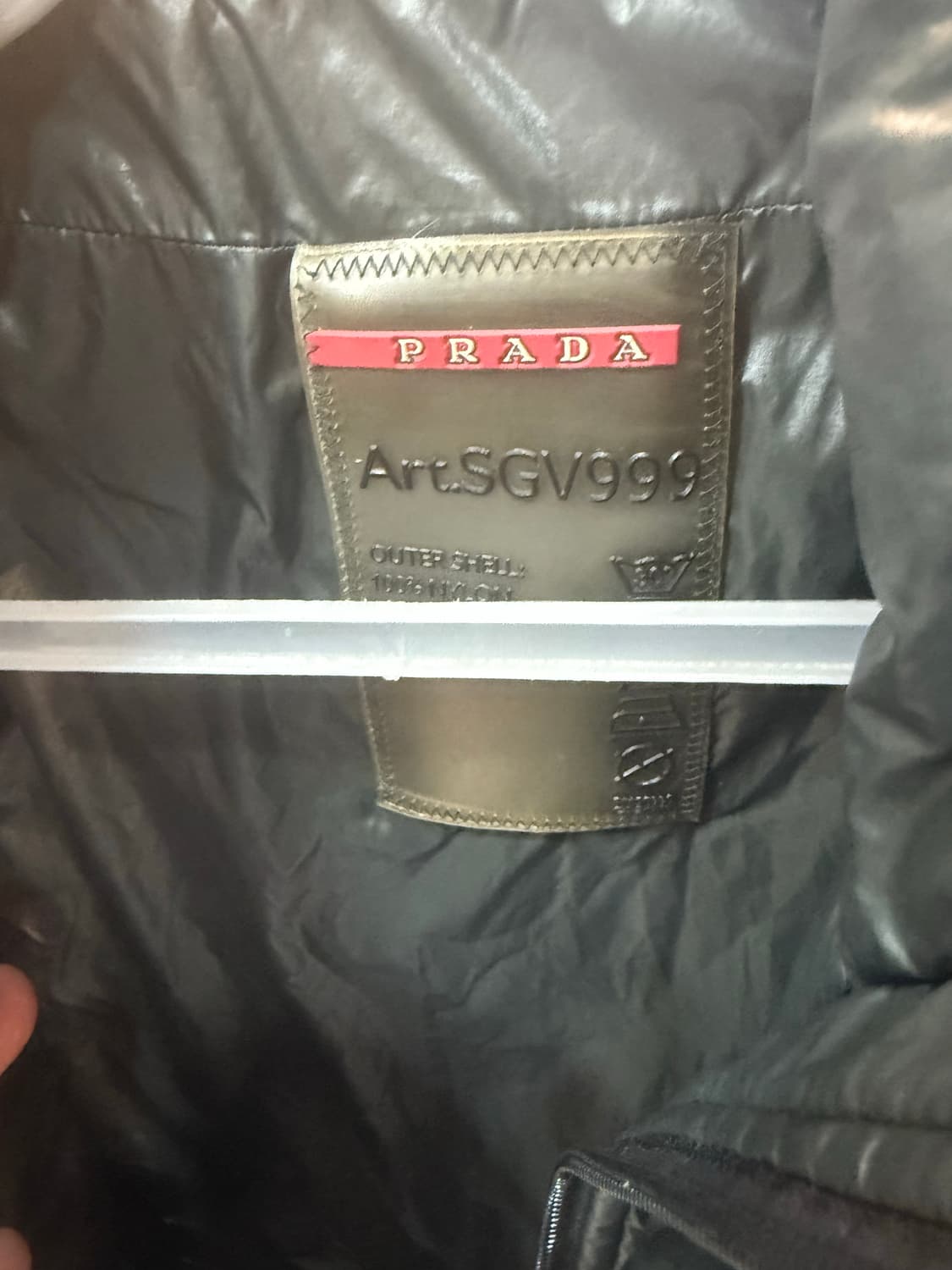 52/100 정품 프라다 경량패딩 팝니다 상품이미지2