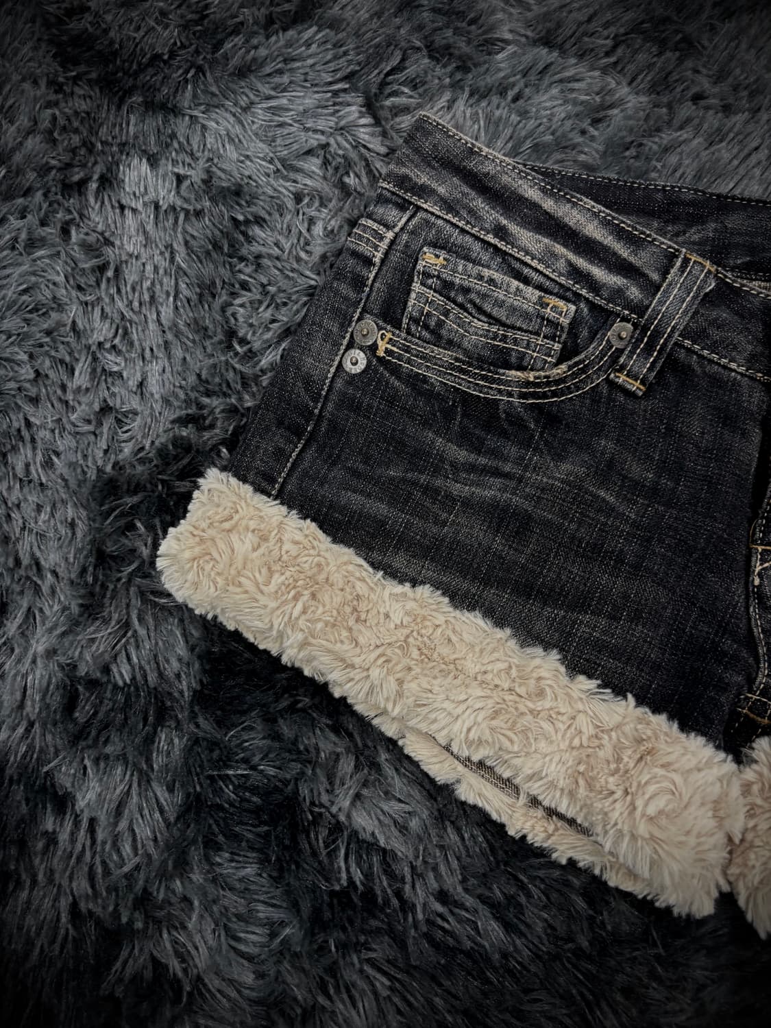 Cecil McBee 퍼 트리밍 로우라이즈 숏팬츠 상품이미지3