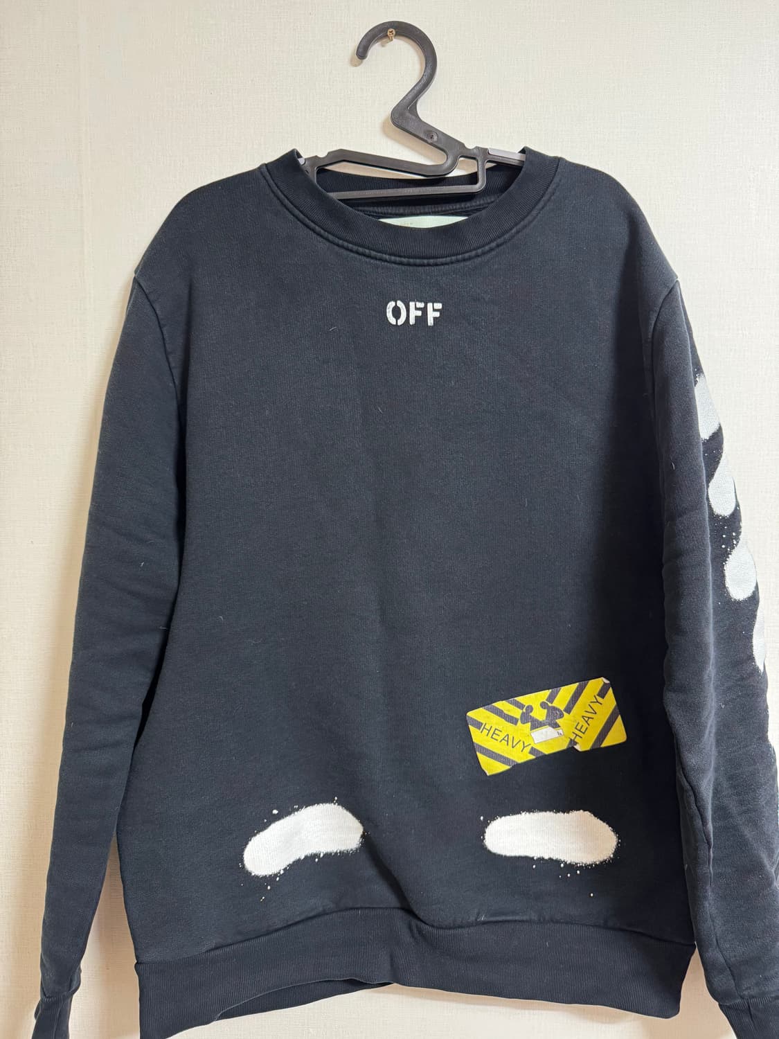 오프화이트 맨투맨 상품이미지2