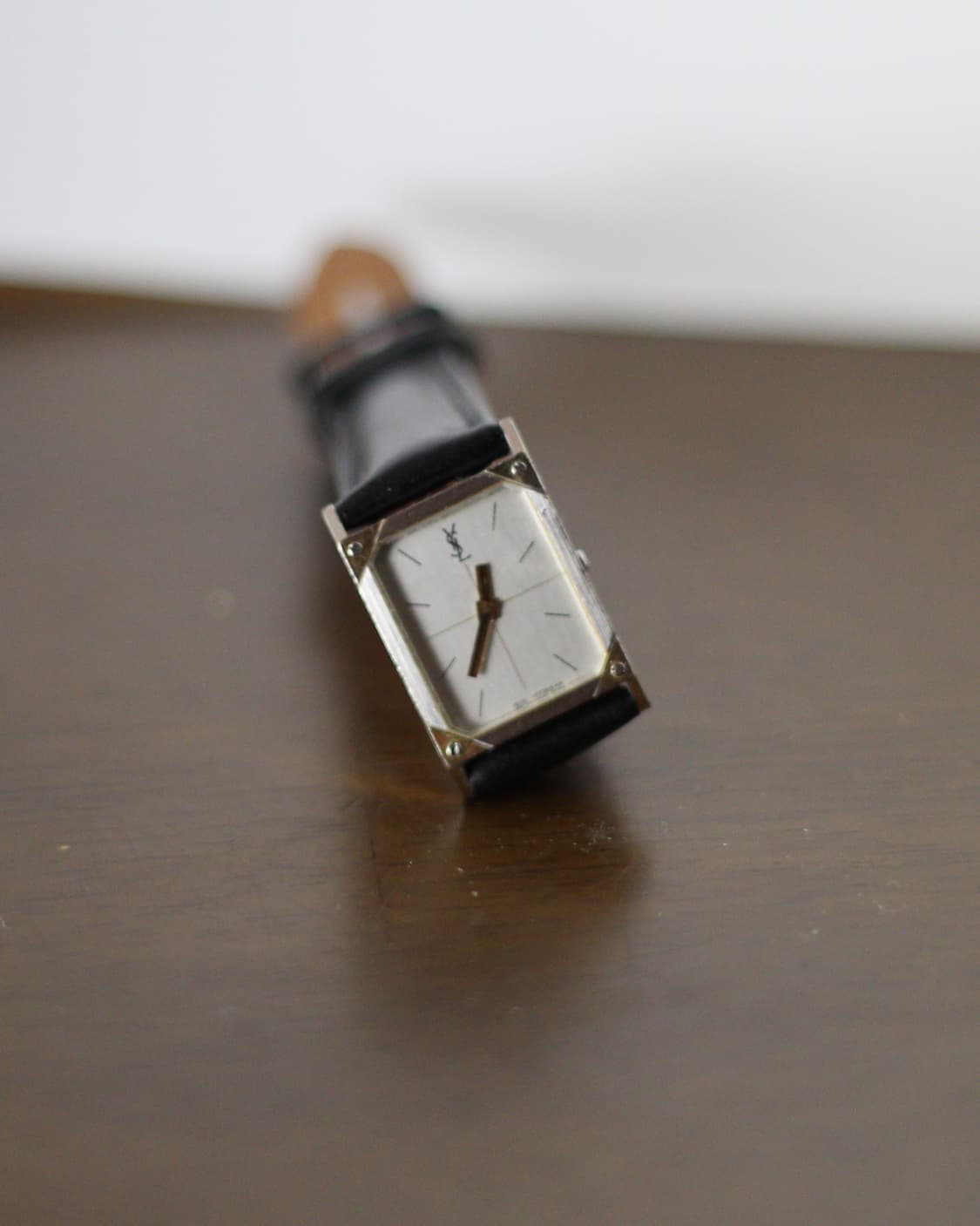 YSL 입생로랑 빈티지 쿼츠 시계 상품이미지1