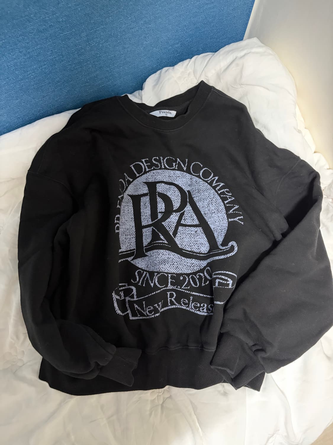 프렌다 ROUND LOGO CREWNECK SWEATSHIRT BLACK 상품이미지5