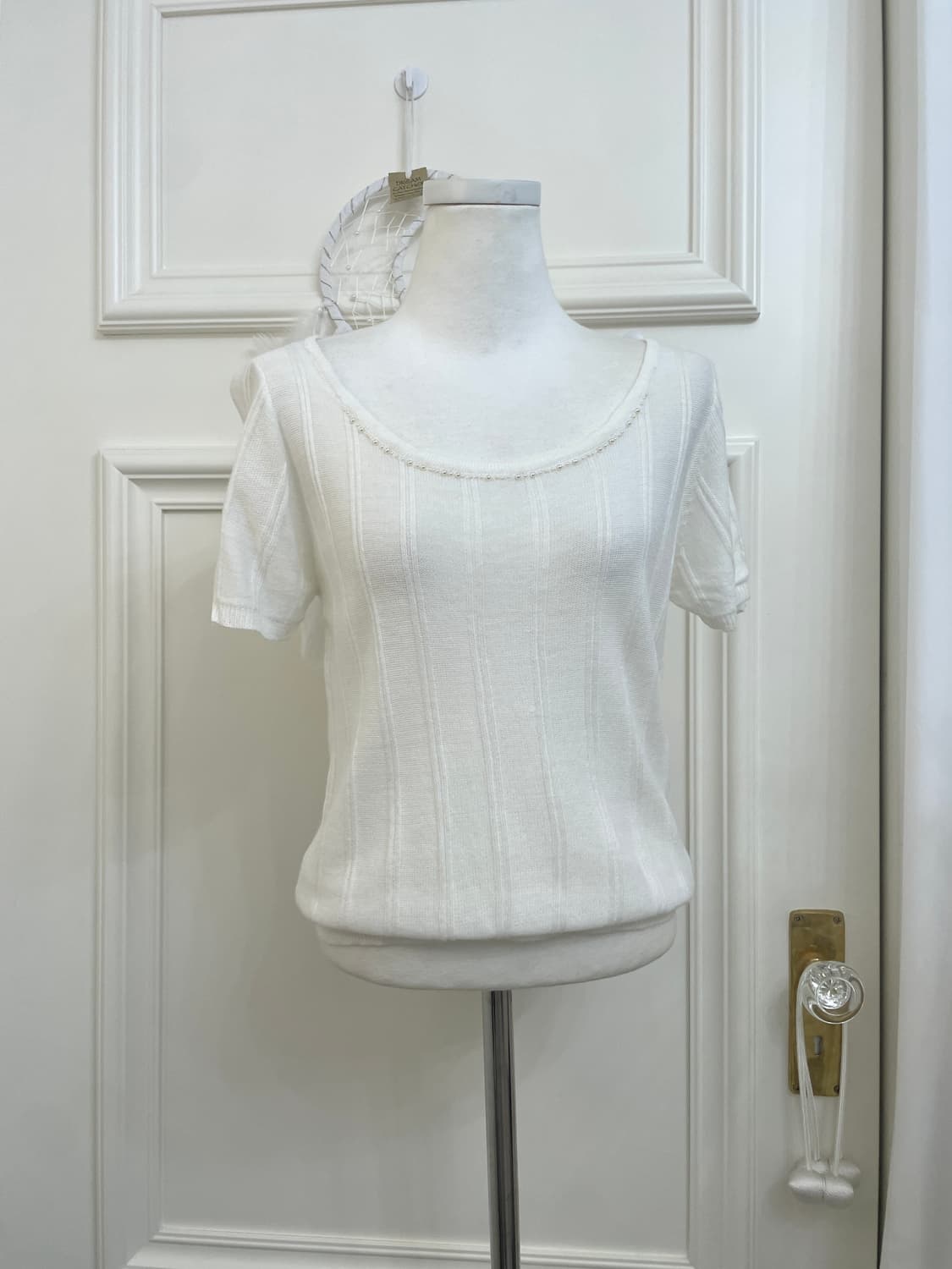 white pearl point half knit top(size-L) 상품이미지1