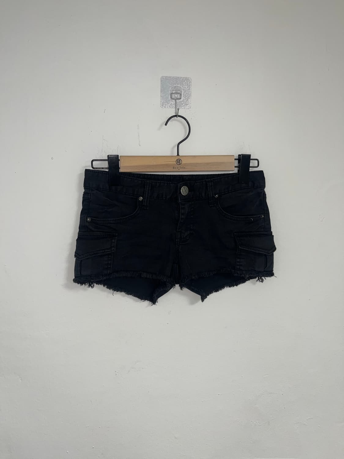 Y2K 데미지 블랙 카고 숏팬츠 상품이미지1