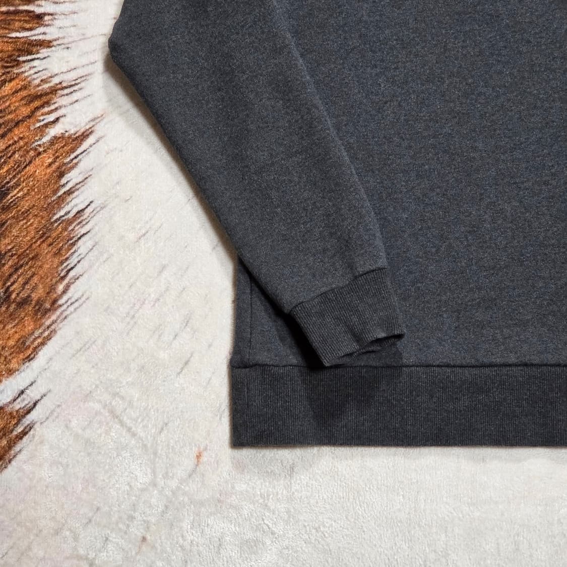 노스페이스 챠콜 하이넥 맨투맨 상품이미지6